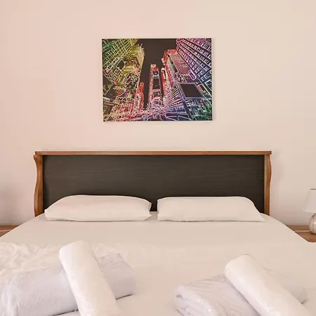 Center On The Sunset شقة