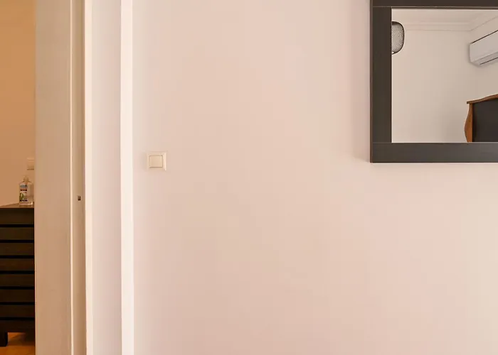 Center On The Sunset Apartment