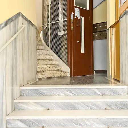 Center On The Sunset 아파트