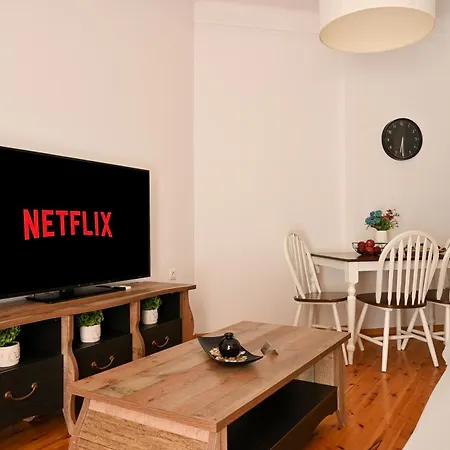 Center On The Sunset 테살로니키